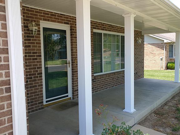 Nice covered front porch