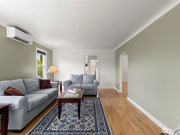 3rd image of 3640 W C Street