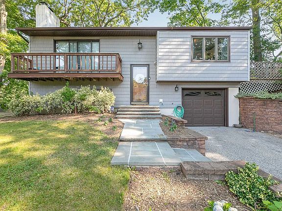 3rd image of 21 Glades Way