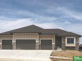 508 Sherwood Dr, Gretna, NE 68028