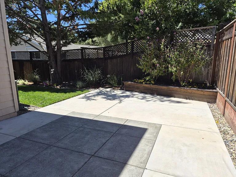 4633 Sorrento Way — Photo 8