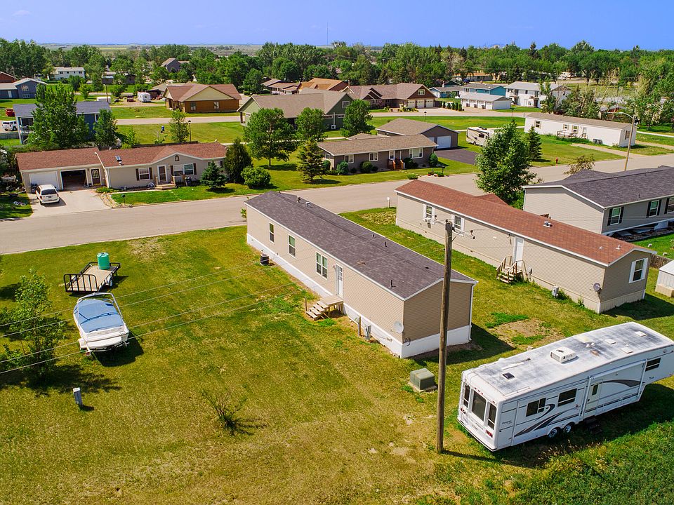 919 Parkway Dr, Crosby, ND 58730 Zillow