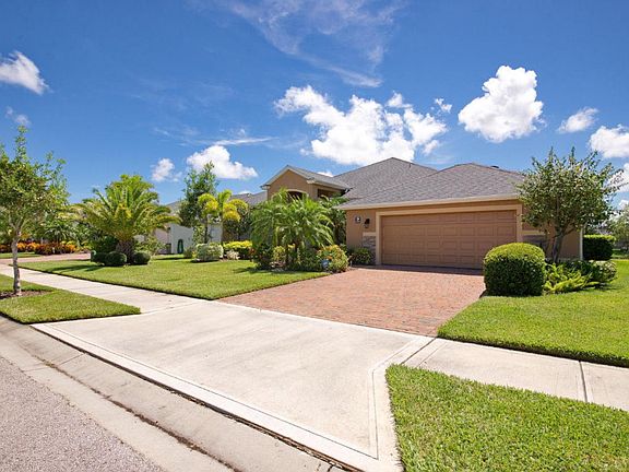 3rd image of 3161 Camberly Cir