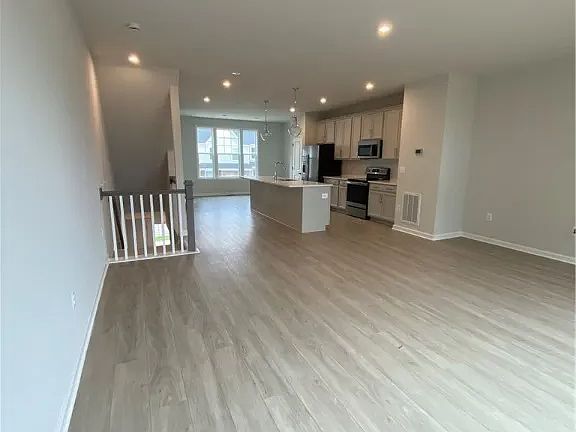 3rd image of 638 McCormick Farm Dr