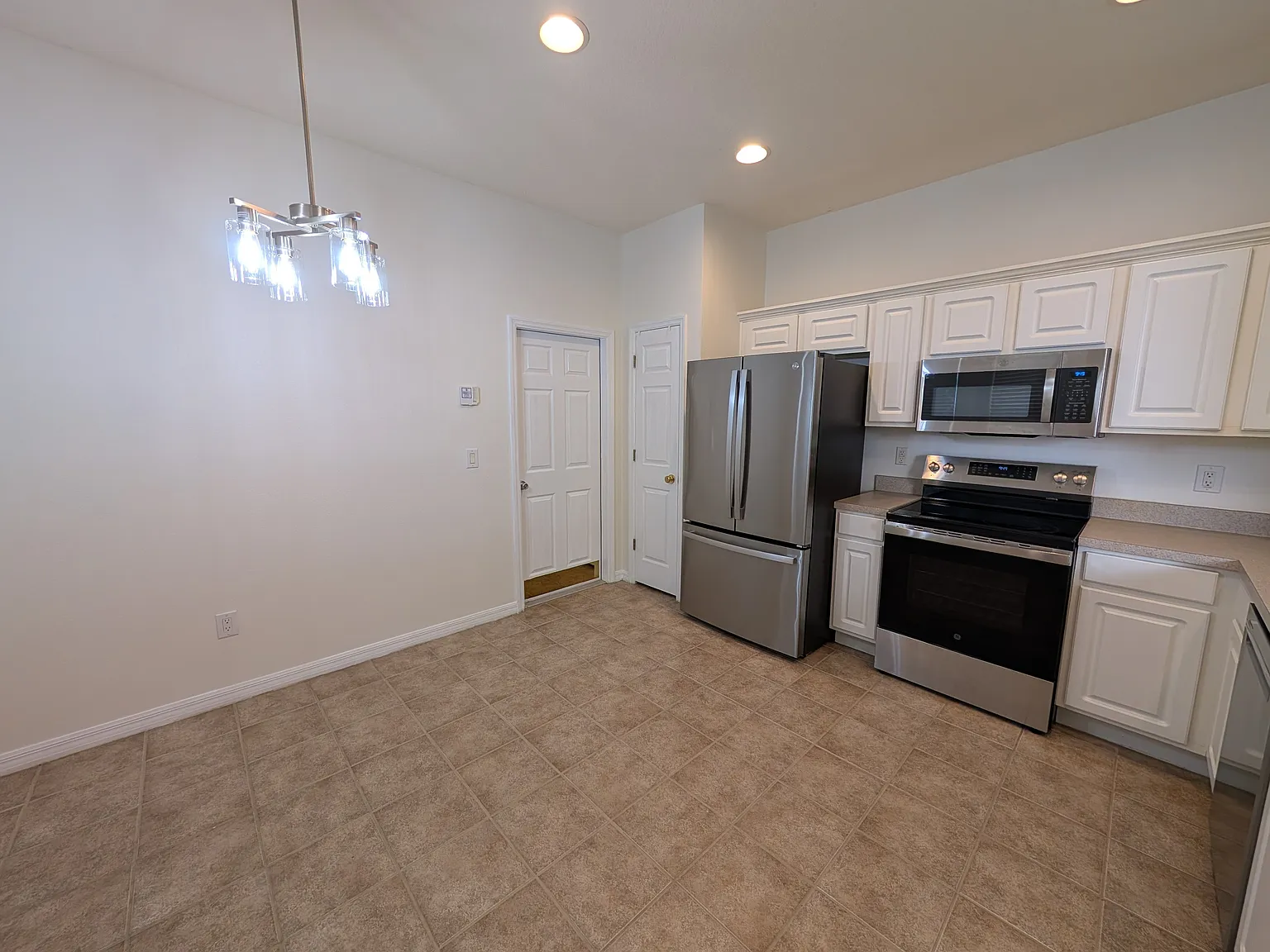 2 bed, 2.5 bath, 1657 sqft, $2,750 — Photo 3