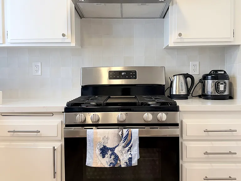 2450 E Del Mar Blvd #36 — Photo 8