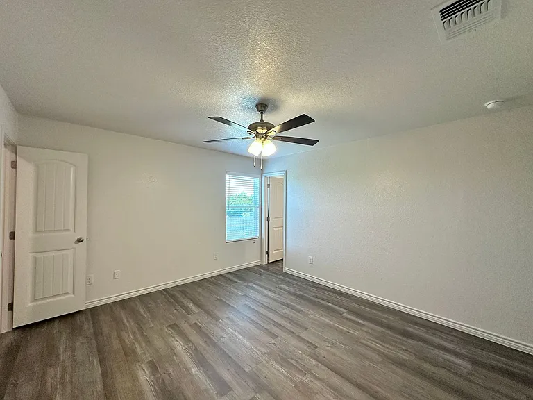 306B Dolphin Dr — Photo 20