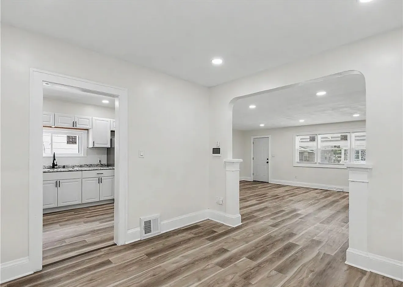 4 bed, 1298 sqft, $1,450 — Photo 3