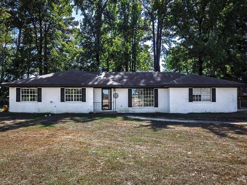 1st image of 2701 Lynwood Dr