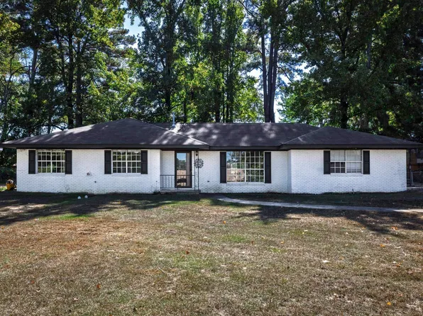 2701 Lynwood Dr, Arkadelphia, AR 71923