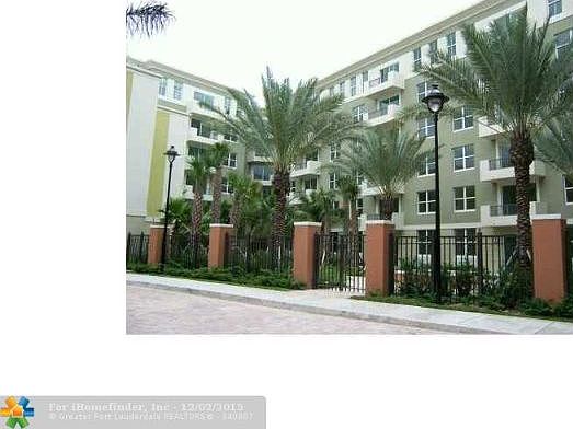 3rd image of 2421 NE 65th St APT 316