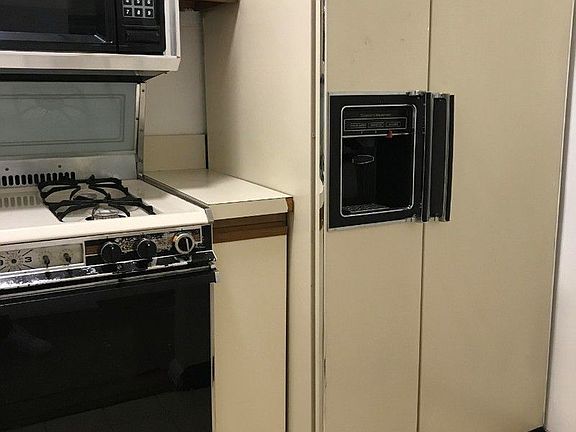 4th image of 350 E 52nd St APT 3A