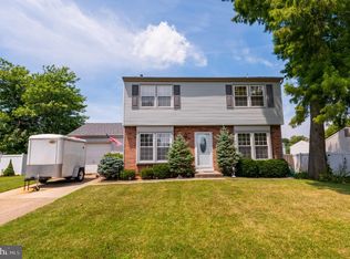 18 Adams Dr, Clementon, NJ 08021