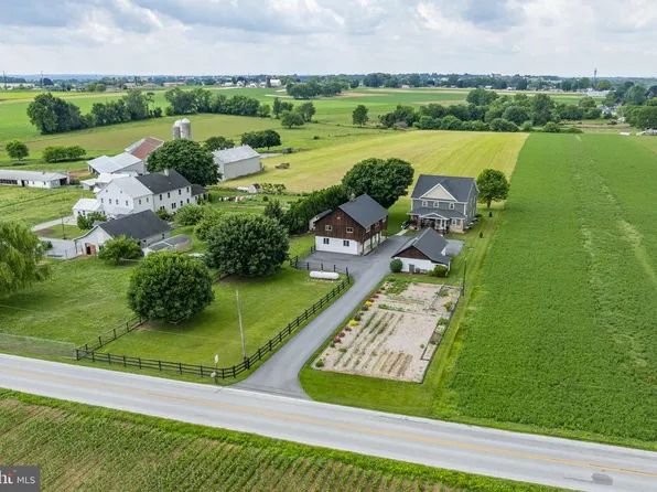 346 Lynwood Rd, Bird In Hand, PA 17505