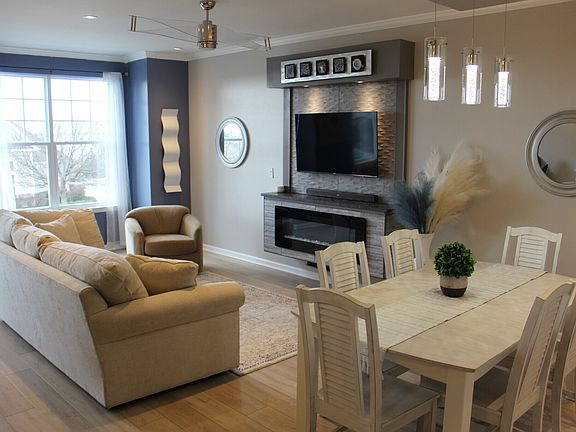 2nd image of 324 Sanderling Ln