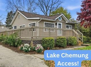 1146 Sunrise Park St, Howell, MI 48843