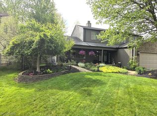 30935 Old Shore Dr, North Olmsted, OH 44070