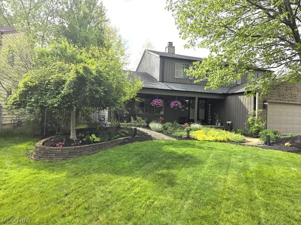 30935 Old Shore Dr, North Olmsted, OH 44070