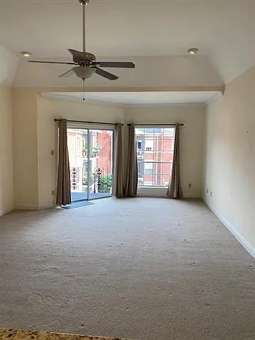 1 bed, 1.5 bath, 1368 sqft, $2,900 — Photo 3
