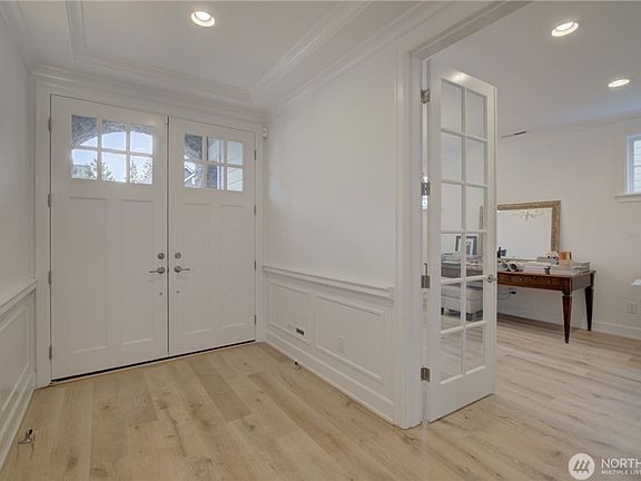 2nd image of 21457 NE 1st Pl