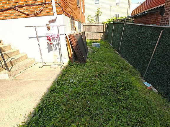 4th image of 12208 13th Ave #2