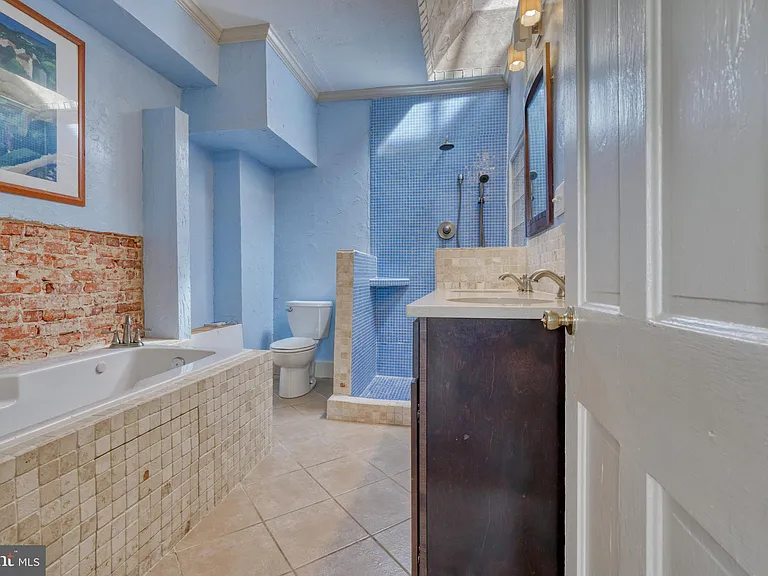 119 S Bouldin St — Photo 22