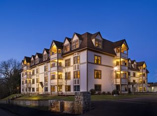 12 Russell Rd UNIT 405, Wellesley, MA 02482