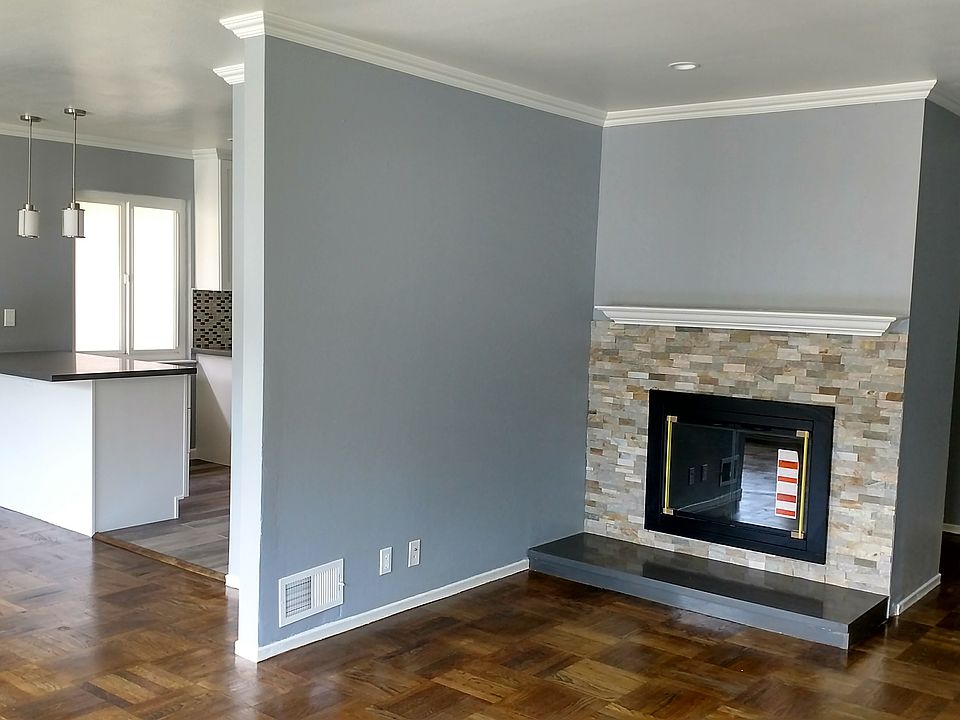 2nd image of 700 Clarinada Ave