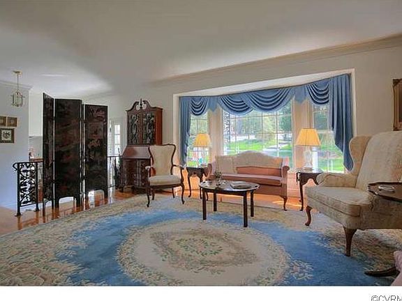 5th image of 1604 W Monmouth Pl