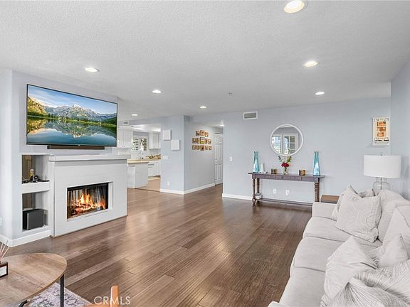 3rd image of 244 W Mariposa #A