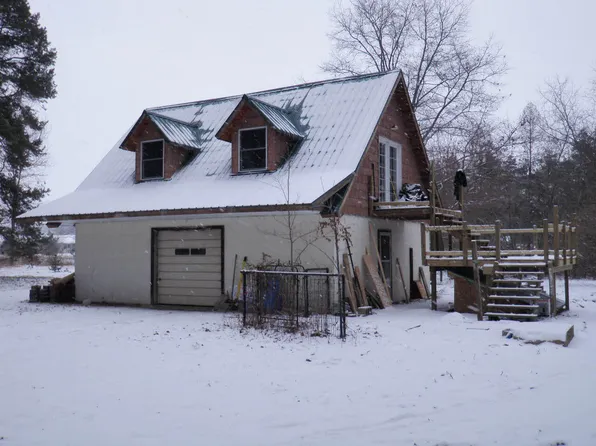 1658 E Center Rd, Hastings, MI 49058
