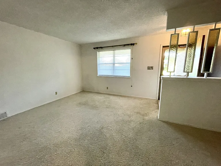 905 Cottonwood St — Photo 14