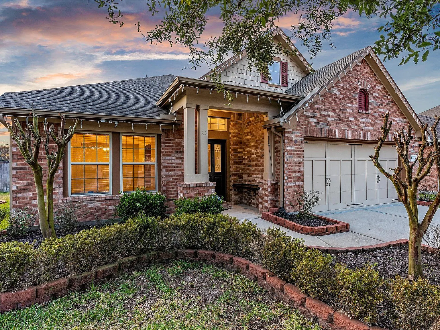 3 bed, 2.5 bath, 2940 sqft, $2,550 — Photo 1
