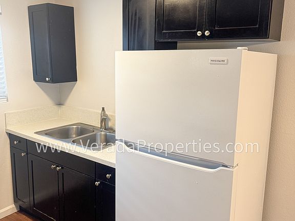 2nd image of 3744 Marlborough Ave APT 3