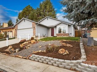 5672 W Drawbridge Dr, Boise, ID 83703