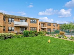 14 Florence Ave APT 25H, Freeport, NY 11520