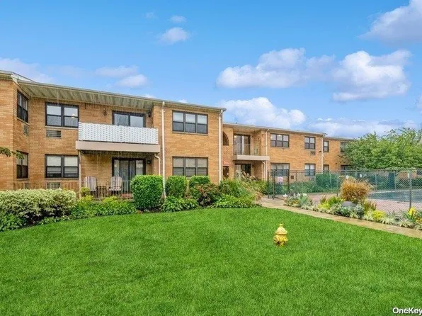 14 Florence Avenue #25H, Freeport, NY 11520