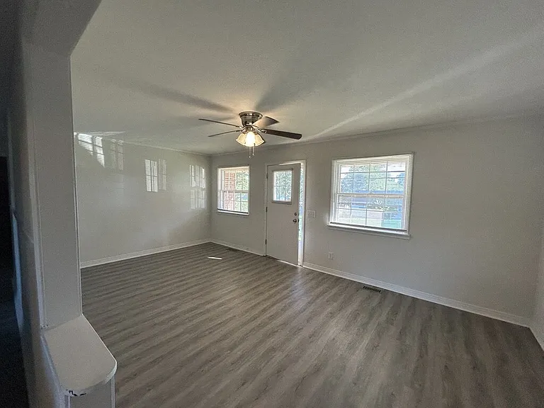 660 Fairground St — Photo 6