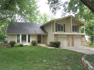 7703 Rosehill Rd, Lenexa, KS 66216