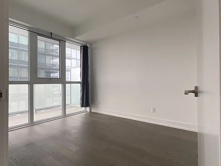 7 Grenville St #5213 — Photo 9