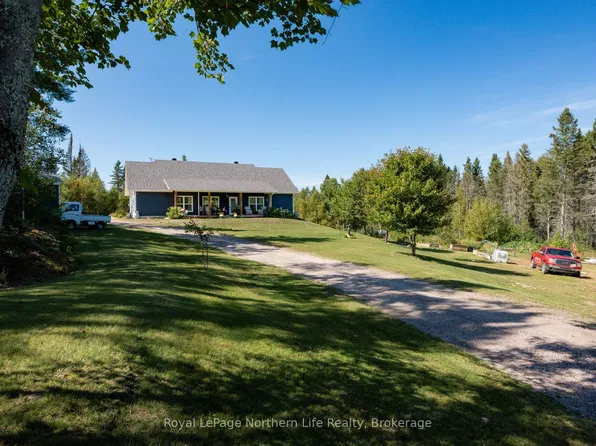 880 Memorial Park Dr E, Powassan, ON P0H 1Z0