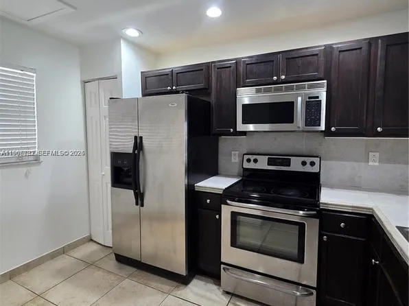 911 NE 209th Ter #204-27, Miami, FL 33179