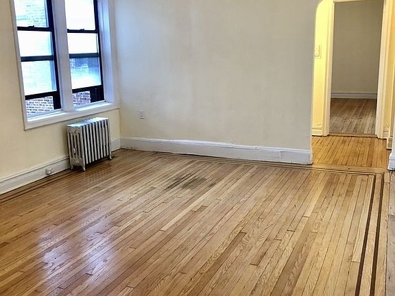 2nd image of 3206 47th St APT 3A