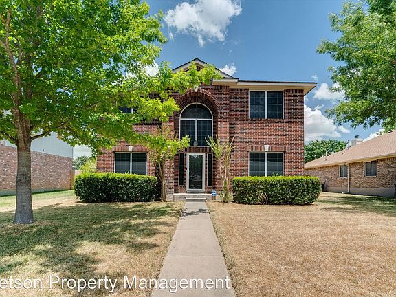 2nd image of 1102 W Black Locust Dr