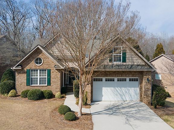 2nd image of 147 Cottonwood Creek Ln