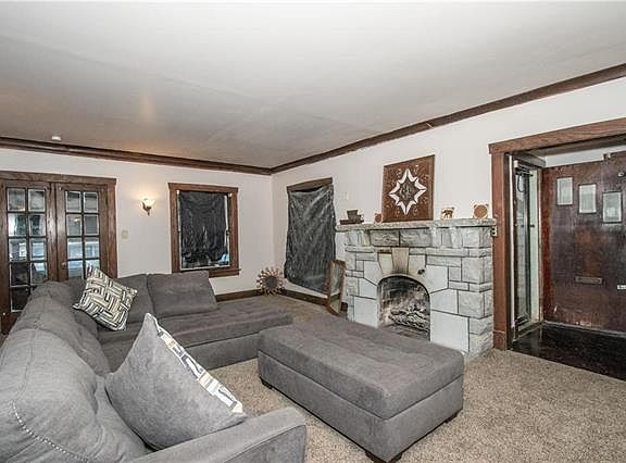 4th image of 2846 Parkwood Blvd