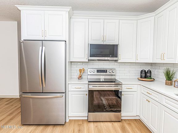 4th image of 9762 SHERMAN Avenue S