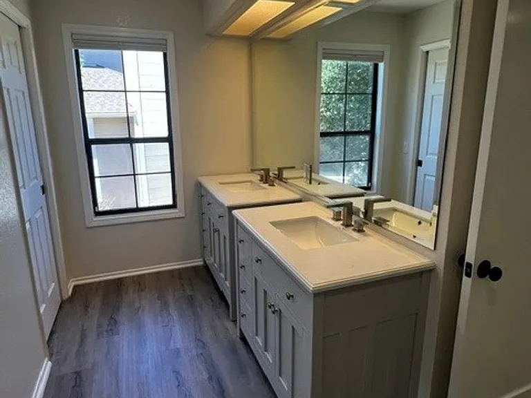 736 Hillside Dr — Photo 29