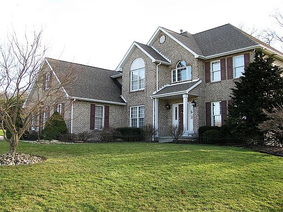 3rd image of 1025 Faulkner Way