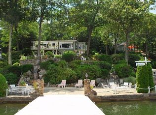 323 Maxim Dr, Hopatcong, NJ 07843